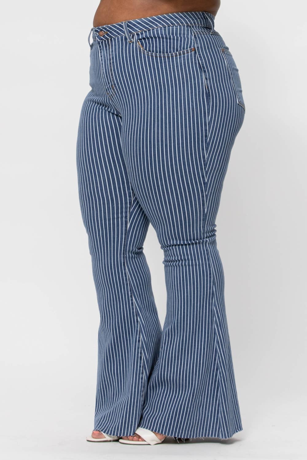 HI-WAIST SUPER FLARE PIN STRIPE  - PLUS, Judy Blue