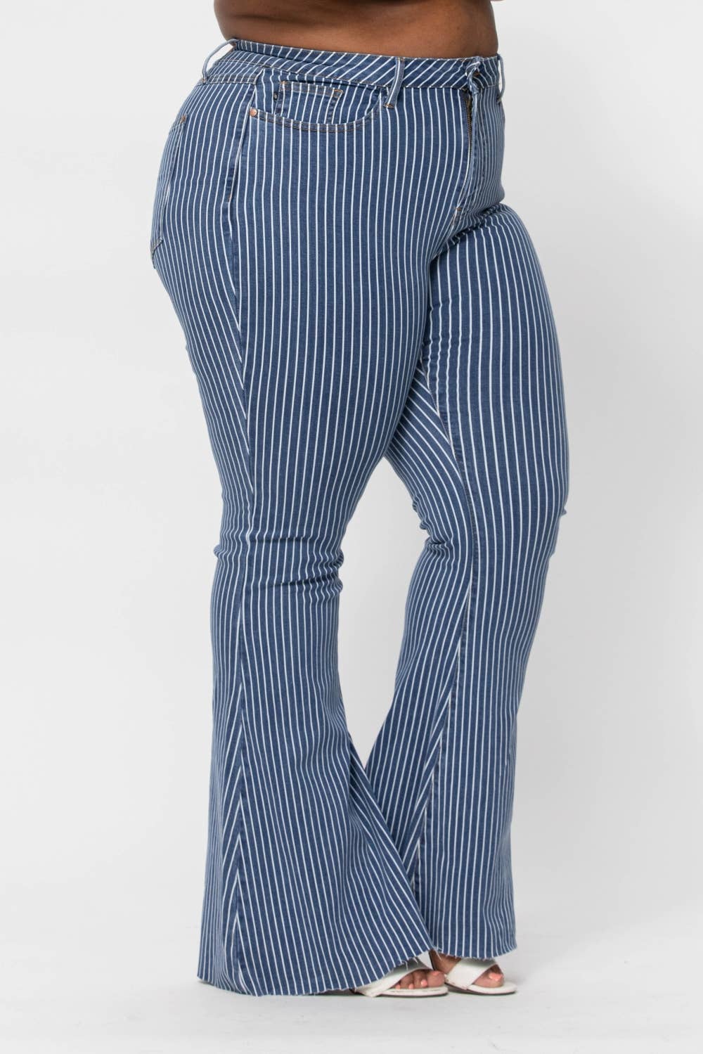 HI-WAIST SUPER FLARE PIN STRIPE  - PLUS, Judy Blue