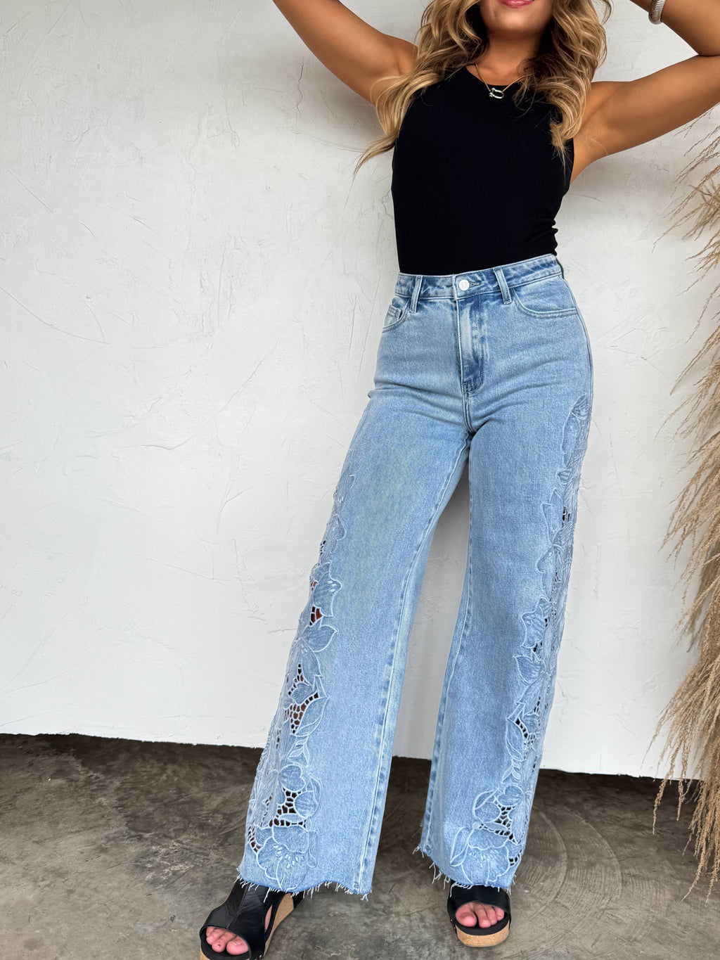FLORAL CHARM WIDE LEG JEAN