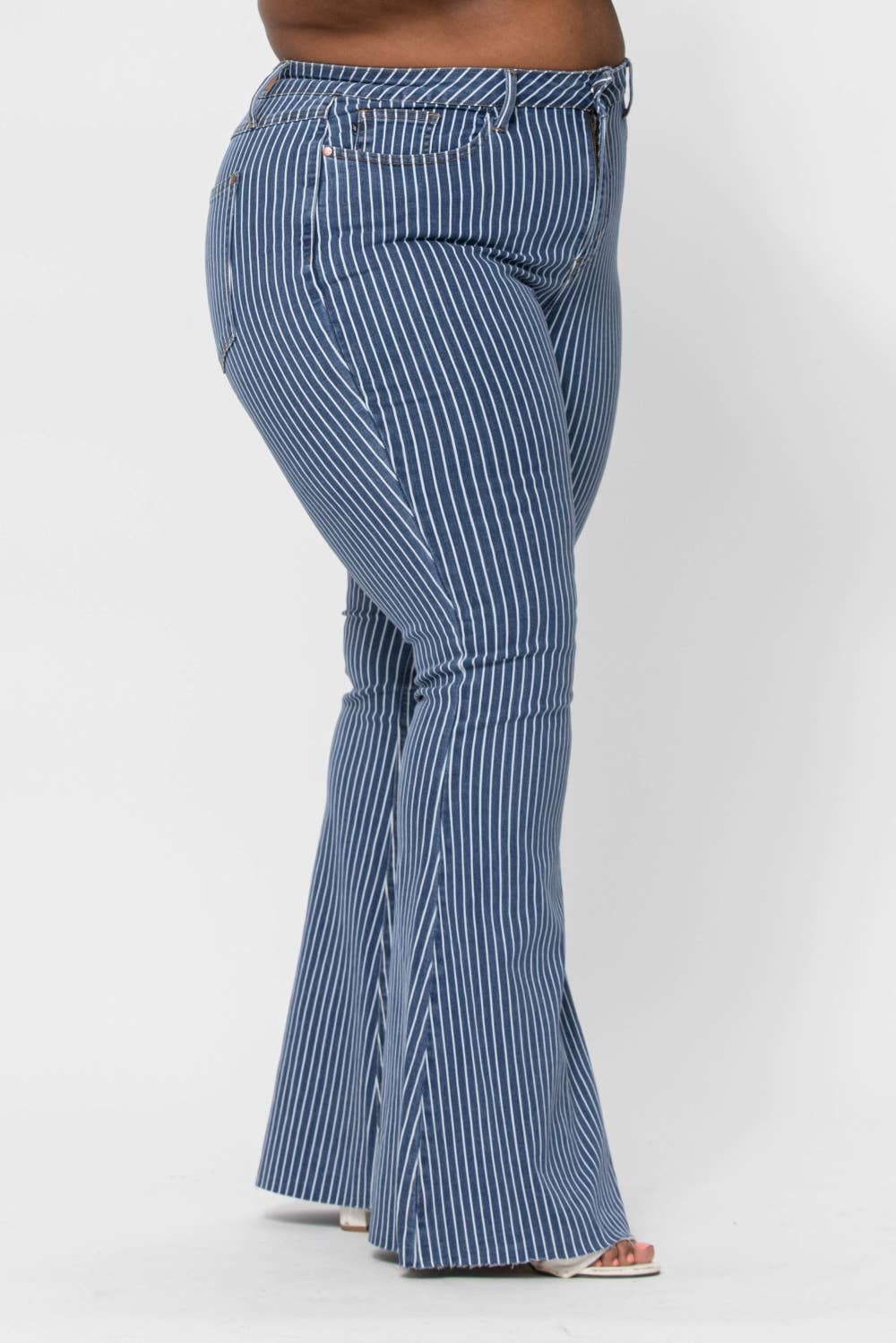 HI-WAIST SUPER FLARE PIN STRIPE  - PLUS, Judy Blue